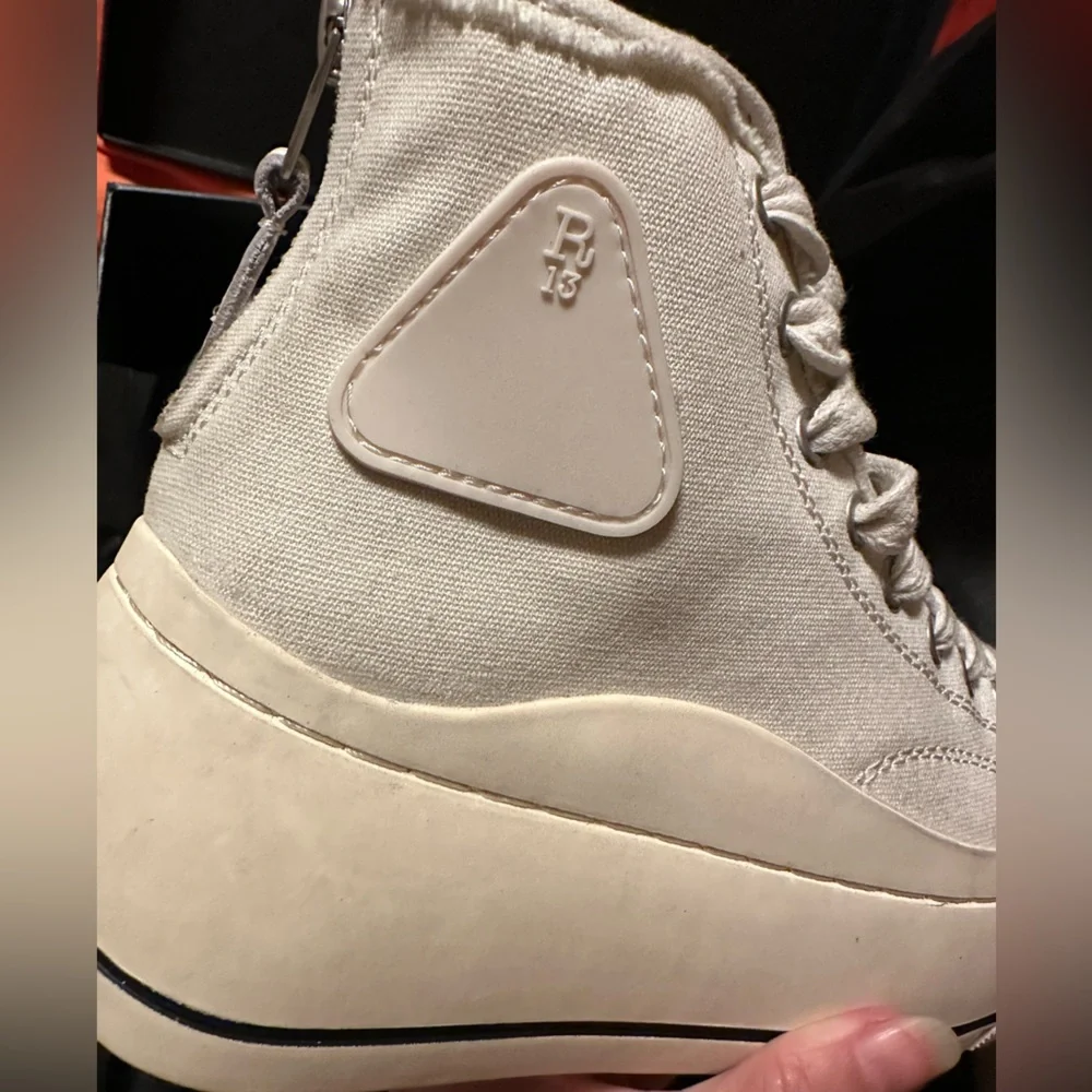 R13 high top